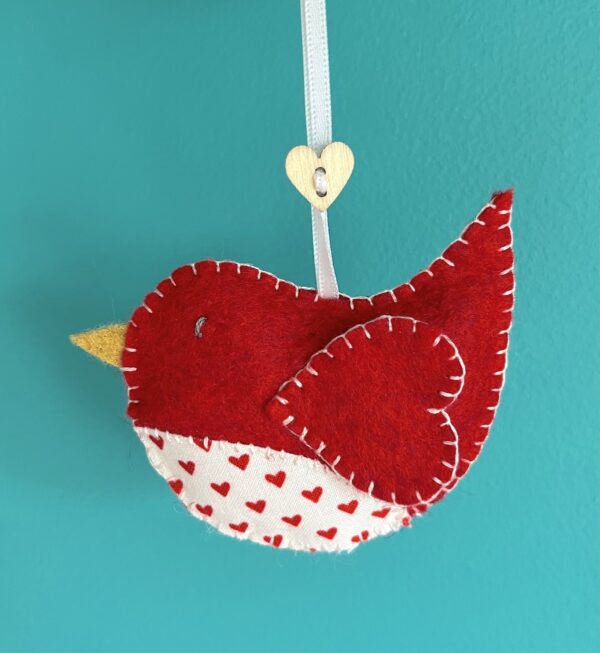 Red with heart fabric chest bird. - Image 2